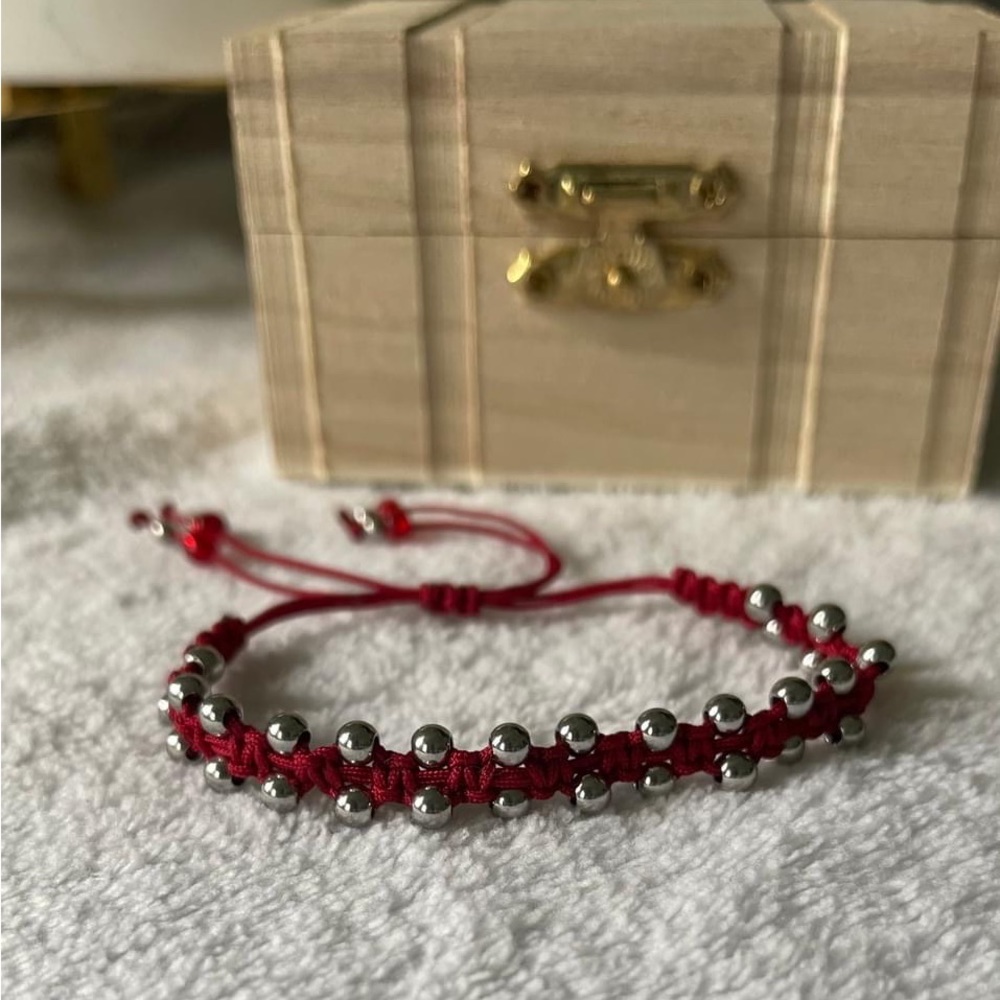 Handmade macrame adjustable bracelet - Picture 2 of 2